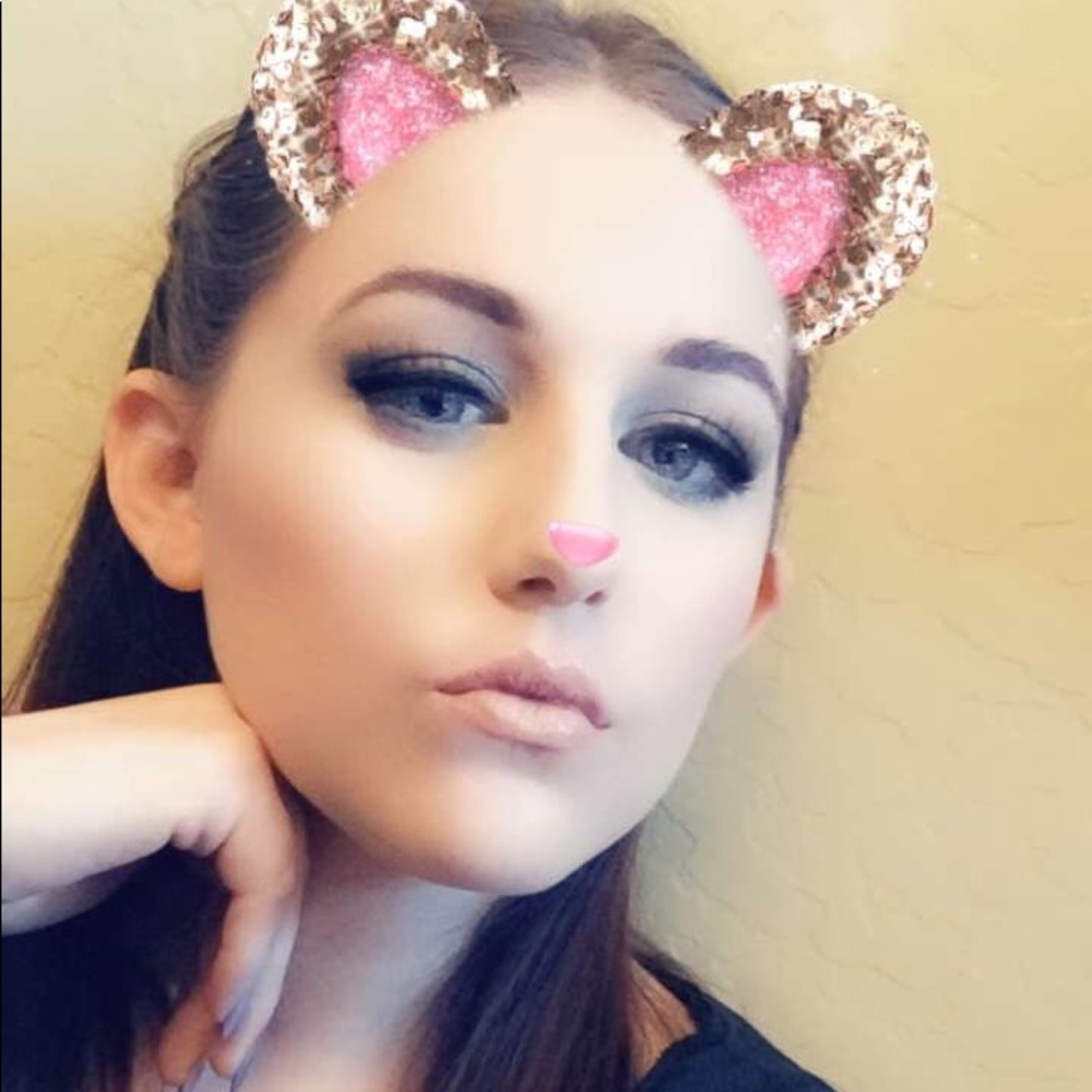 Meet your Posher, Rebecca